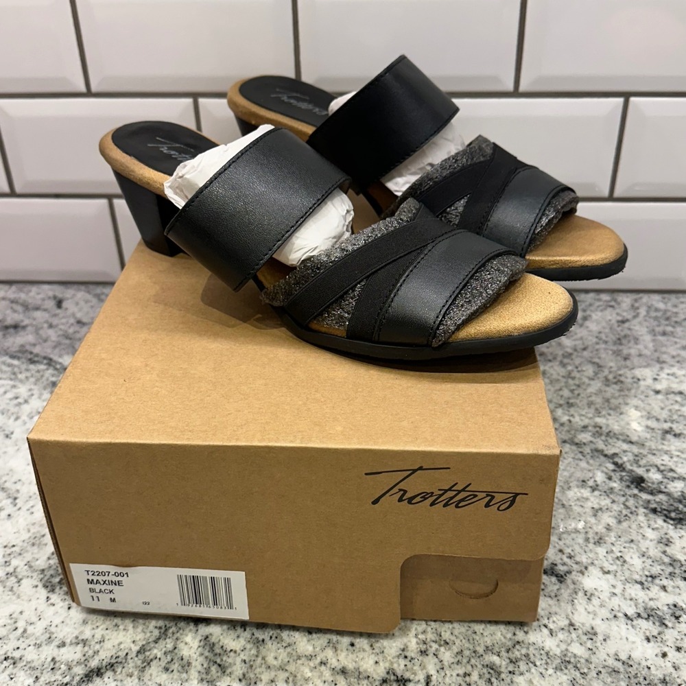 Trotters Womens 11 Maxine Sandals Black Leather Block‎ Heel Mules Classic Comfot